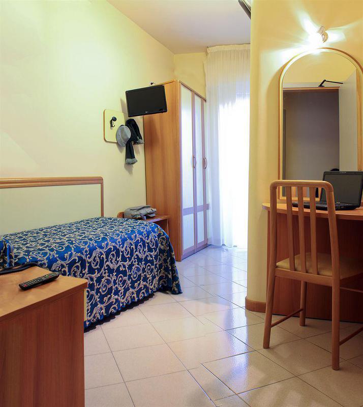 Hotel Aldebaran Rímini Exterior foto